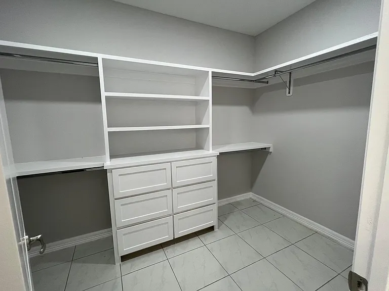 4802 Westgate Cir S — Photo 11