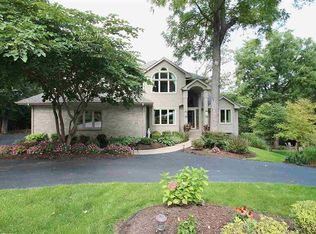 211 Fairwood Pl, Rockton, IL 61072
