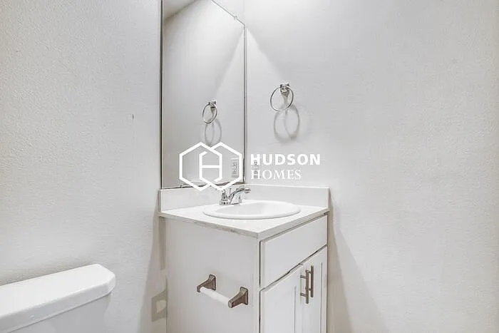 4907 Tyson St — Photo 7