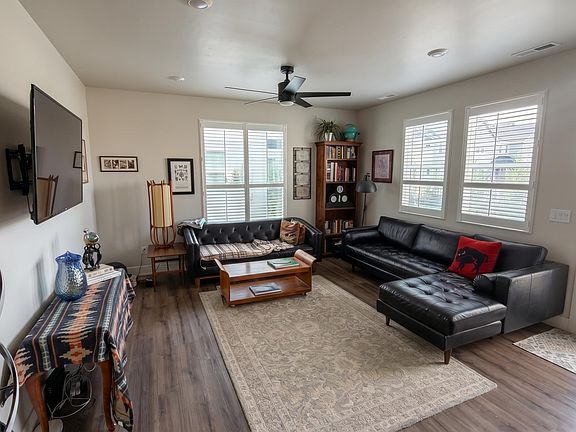 4th image of 205 S Ripplerock Ln