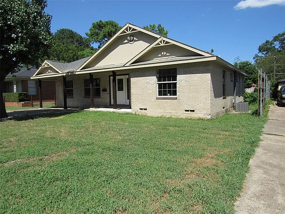 3rd image of 1736 Oldfield Dr