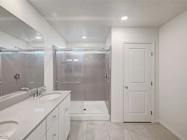 8454 Vacarez Dr — Photo 38