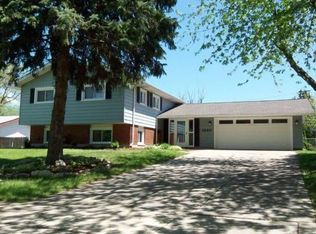 1865 Hampton Rd, Hoffman Estates, IL 60169