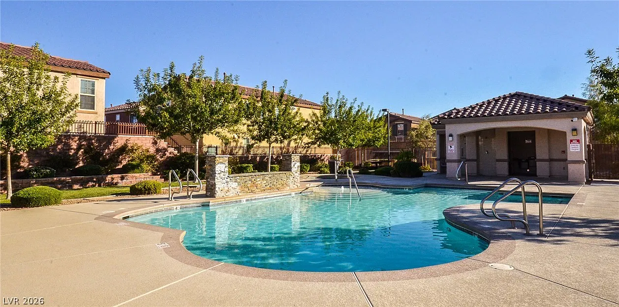 4 bed, 4.0 bath, 1455 sqft, $1,825 — Photo 2