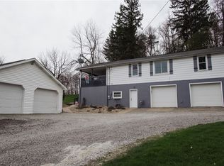 110 Schnur Rd, Butler, PA 16002