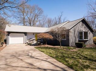 19 Bay Ave, Barrington, RI 02806