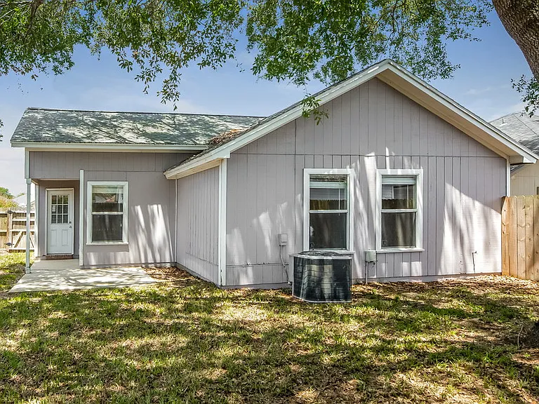 309 Carriann Cove Trl W — Photo 16