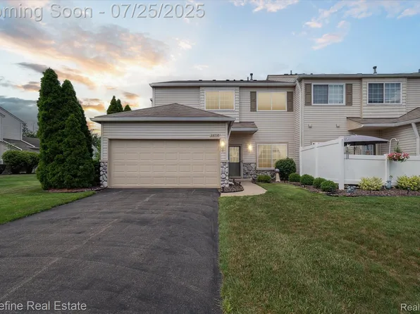 26708 Ashton Dr, Woodhaven, MI 48183