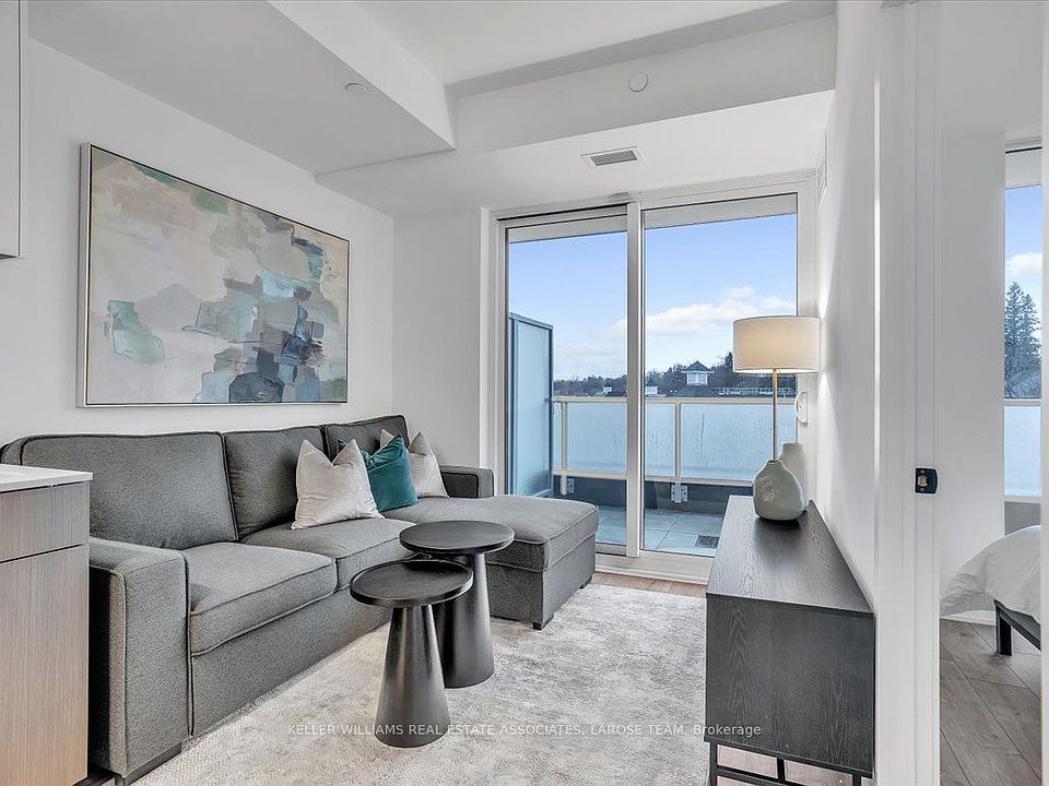 1st image of 215 Lakeshore Rd W #205