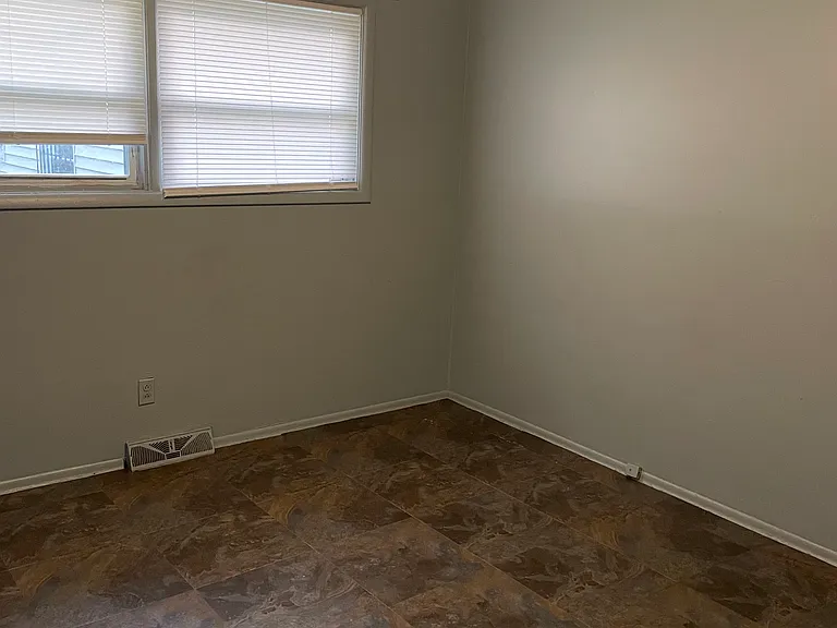 929 W Genesee St #2 — Photo 2
