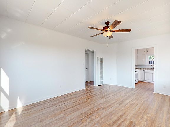 3rd image of 35231 Avenue C