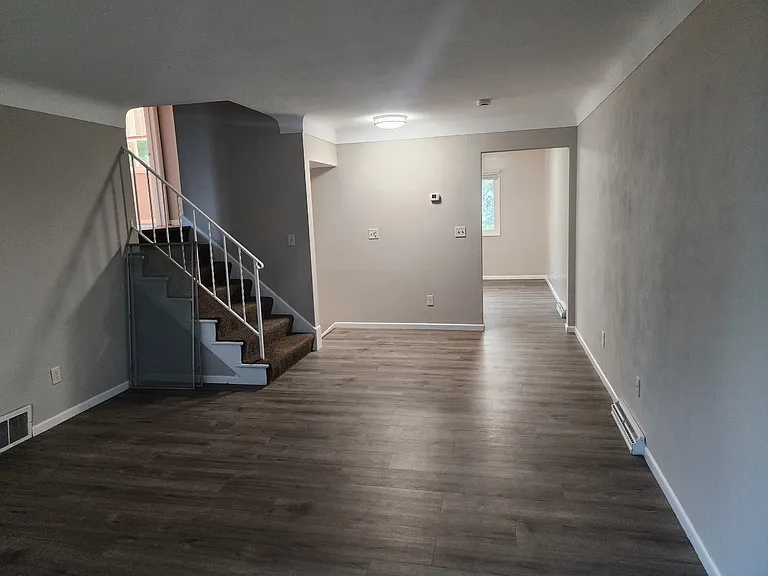 405 2nd Ave S — Photo 2