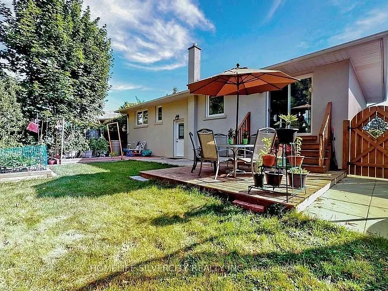 256 Weighton Dr — Photo 24