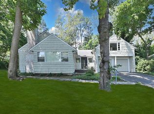 83 Pine Hill Rd, Great Neck, NY 11020