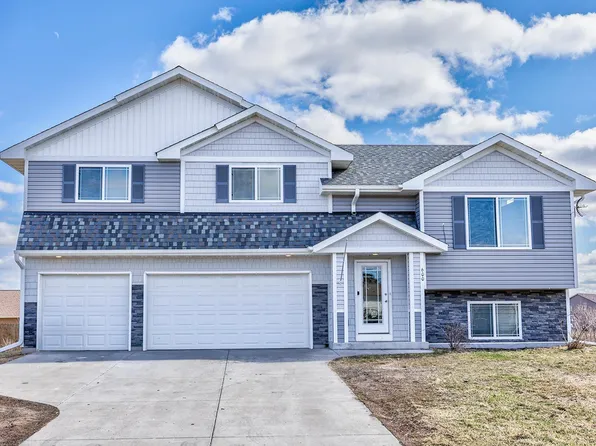 600 Bluebird St, Mora, MN 55051