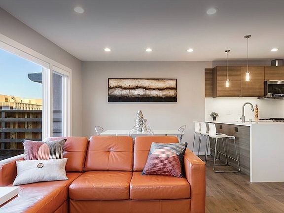 2nd image of 36 Terra Vista Ave APT 2