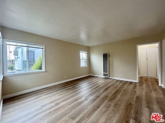 3rd image of 4426 Arlington Ave