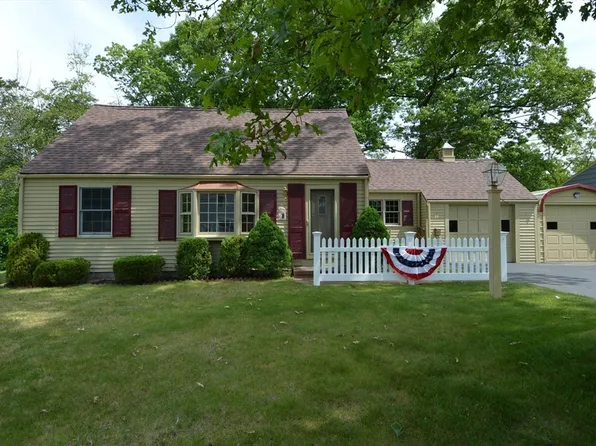 22 Buddy Kearney Ln, Millis, MA 02054