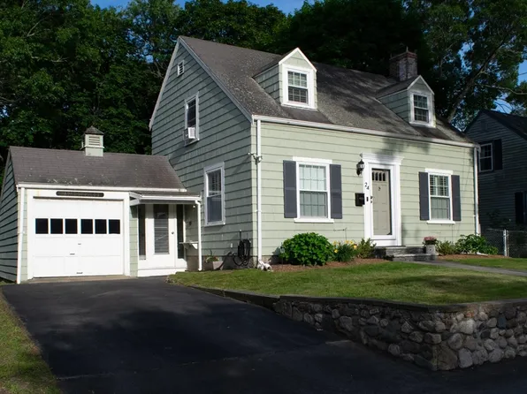 24 Garey St, Weymouth, MA 02189