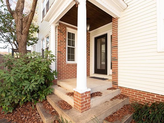 3rd image of 3120 Grove Ave