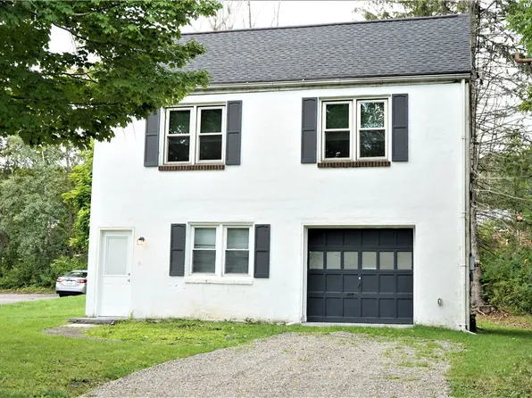218 Airport Rd, Endicott, NY 13760