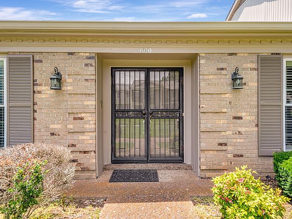5th image of 600 Plantation Ct