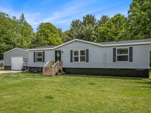 33501 County Road 669, Lawton, MI 49065