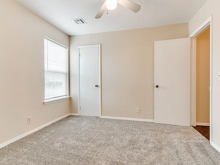 504 N Davis Ave — Photo 37
