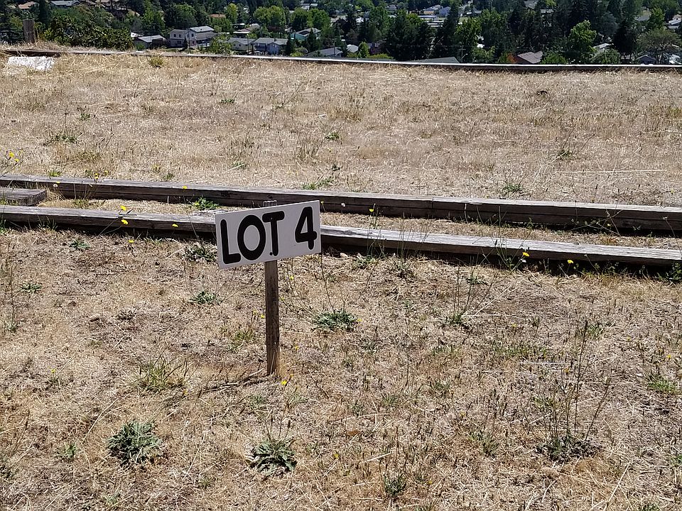 Lot 4