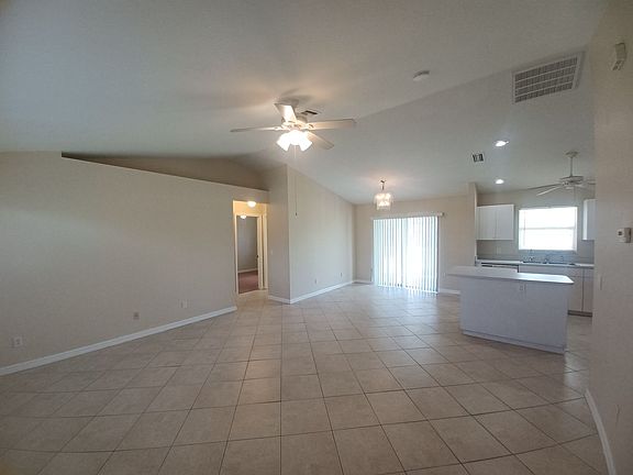 3rd image of 17 NE 16th Pl