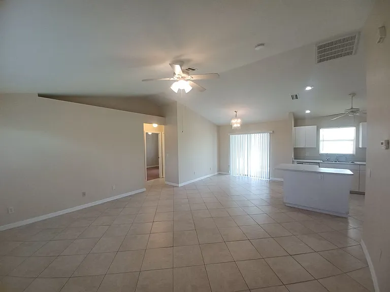 17 NE 16th Pl — Photo 3