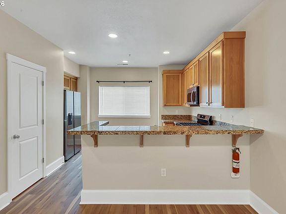 4th image of 18465 SW Stepping Stone Dr APT 10