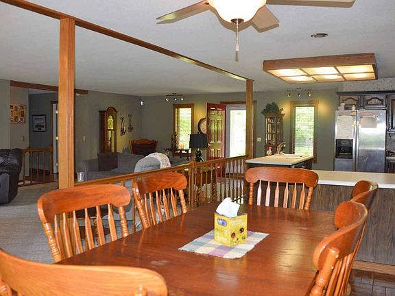 4th image of 18421 Lake Circle Dr