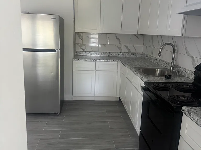 22 Franklin Ter #1 — Photo 3