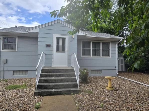 420 5th St W, Dickinson, ND 58601