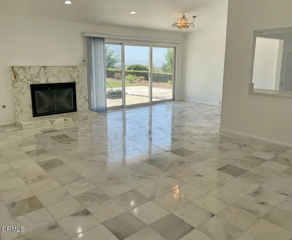 6 bed, 4.0 bath, 2809 sqft, $6,850 — Photo 4