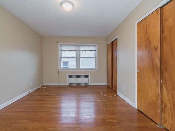 4th image of 374-376 Kerrigan Blvd
