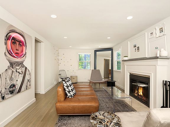 Imagine yourself entertaining here.