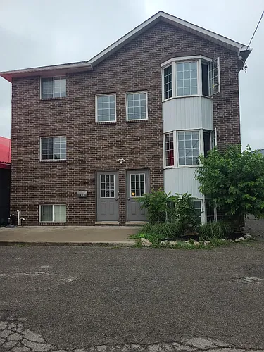 1516 Main St W Photo 1