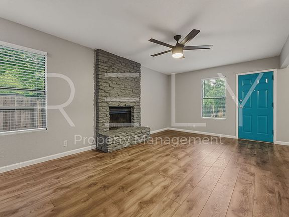 4th image of 411 Parkhill Cv