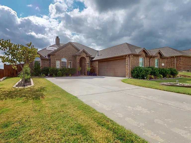 997 Shady Lane Dr — Photo 6