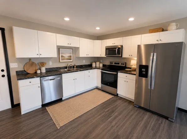 1502 Bies Dr, Dubuque, IA