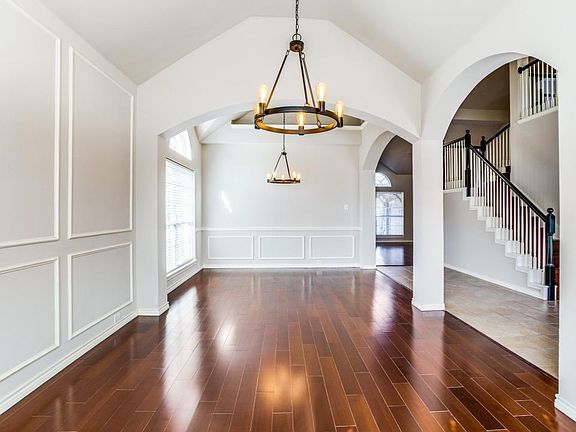 4th image of 615 Dorchester Ln