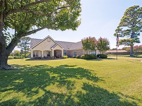 2nd image of 108 Texoma Terrace Rd