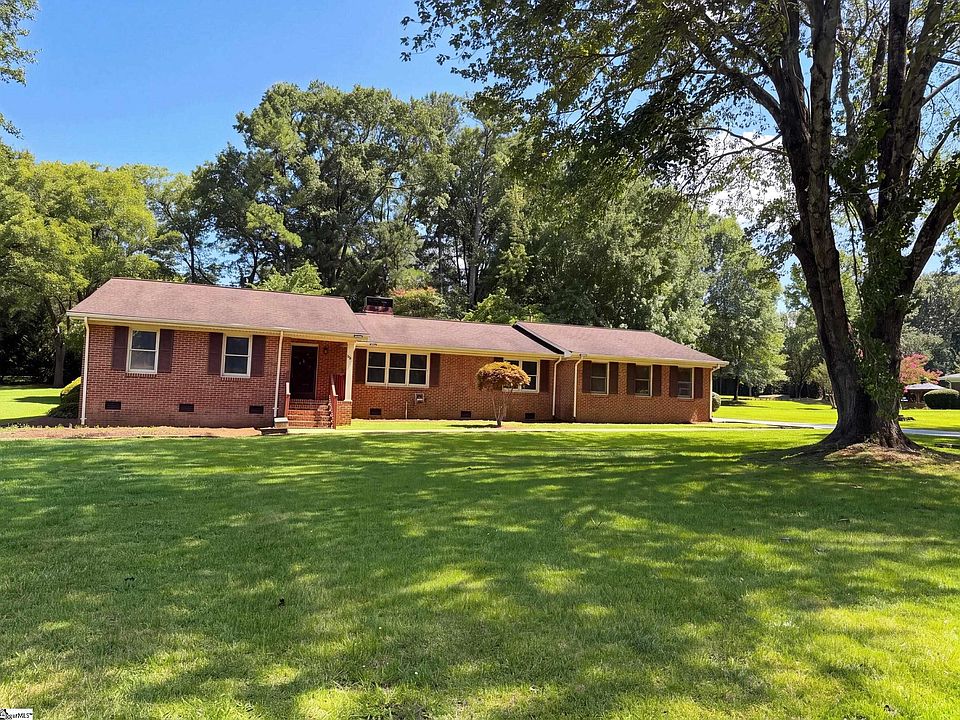 1st image of 604 Meadowbrook Dr