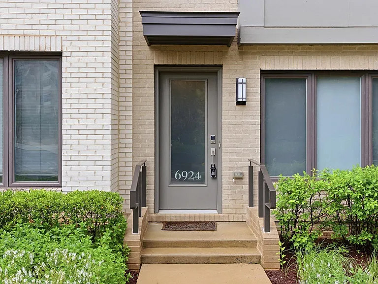 6924 Rockledge Dr — Photo 4