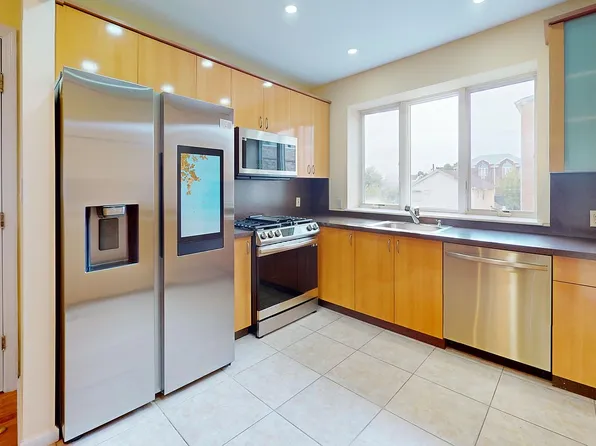 2900 E 29th St #E2, Brooklyn, NY 11235