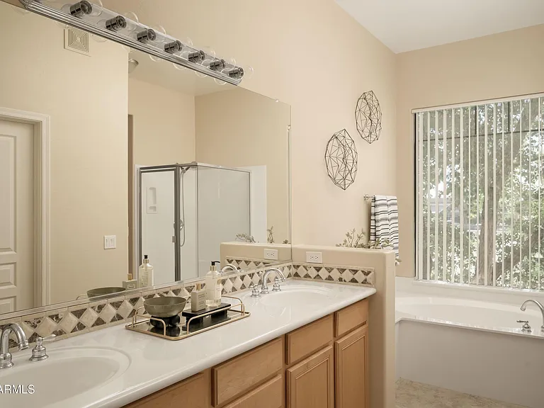 2989 N 44th St #2001 — Photo 9