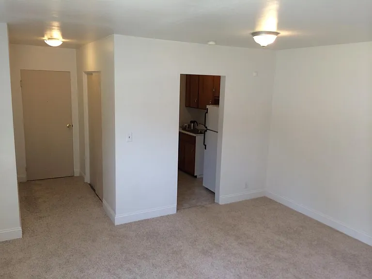 906 Walnut St — Photo 8