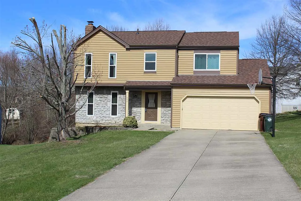 696 Arrowwood Cir photo 1